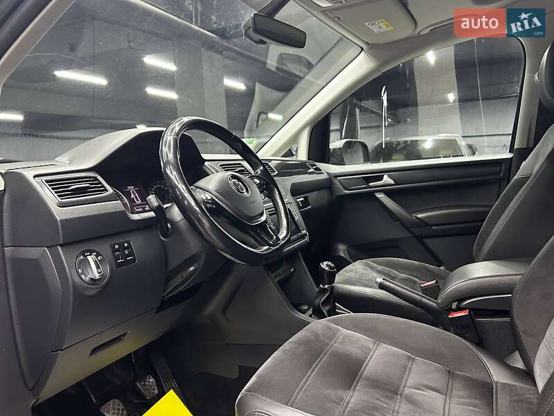 Мінівен Volkswagen Caddy 2017 в Чернівцях