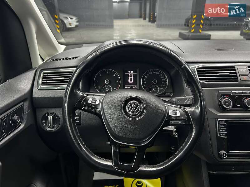 Мінівен Volkswagen Caddy 2017 в Чернівцях