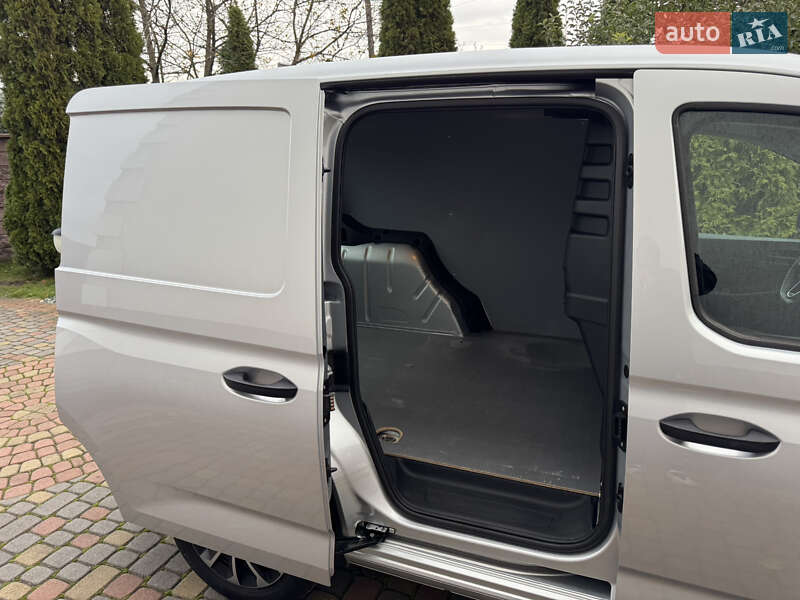 Вантажний фургон Volkswagen Caddy 2022 в Радивиліві