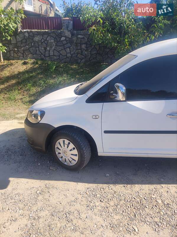 Грузовой фургон Volkswagen Caddy 2013 в Баре