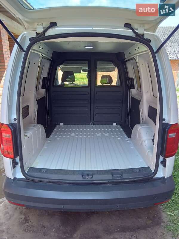 Грузовой фургон Volkswagen Caddy 2017 в Луцке