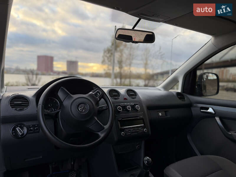 Минивэн Volkswagen Caddy 2014 в Киеве фото 10 Минивэн Volkswagen Caddy 2014 в Киеве