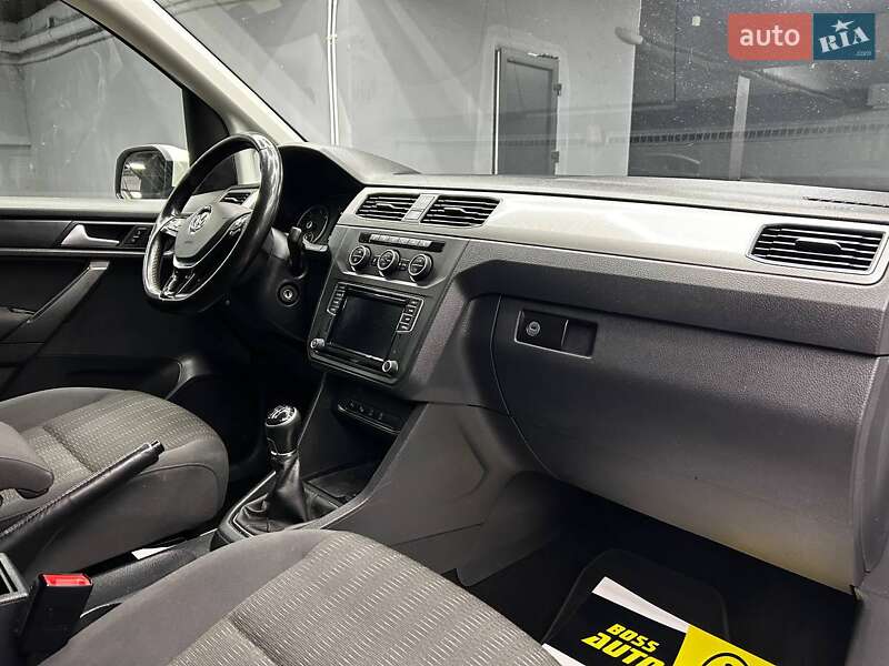 Мінівен Volkswagen Caddy 2018 в Чернівцях фото 12 Мінівен Volkswagen Caddy 2018 в Чернівцях
