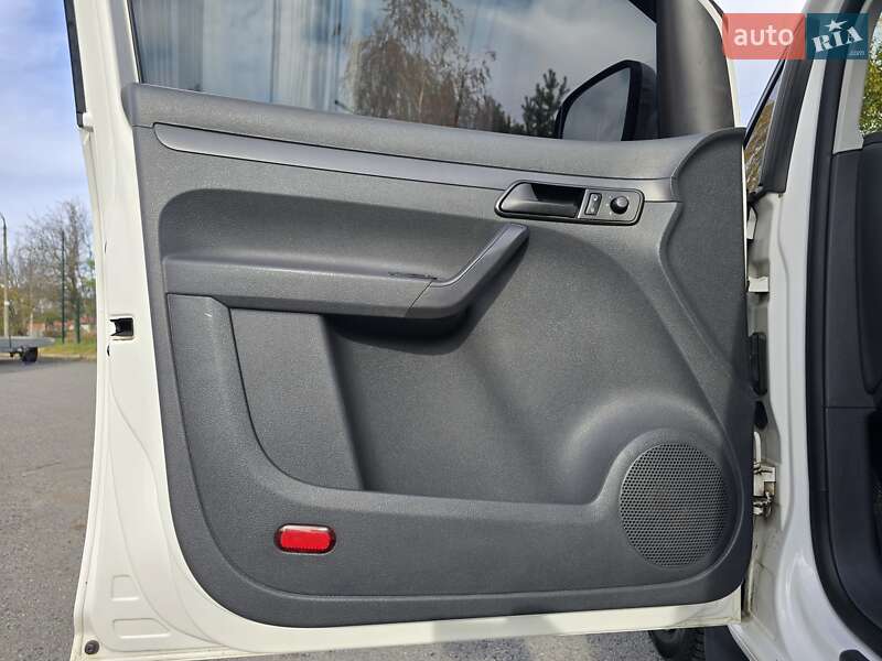 Минивэн Volkswagen Caddy 2014 в Хмельницком