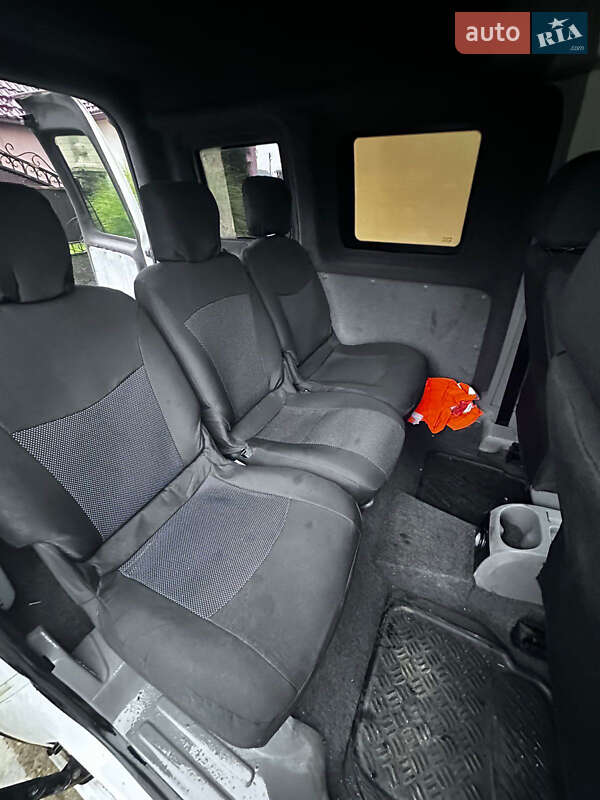 Минивэн Volkswagen Caddy 2008 в Тячеве фото 10 Минивэн Volkswagen Caddy 2008 в Тячеве