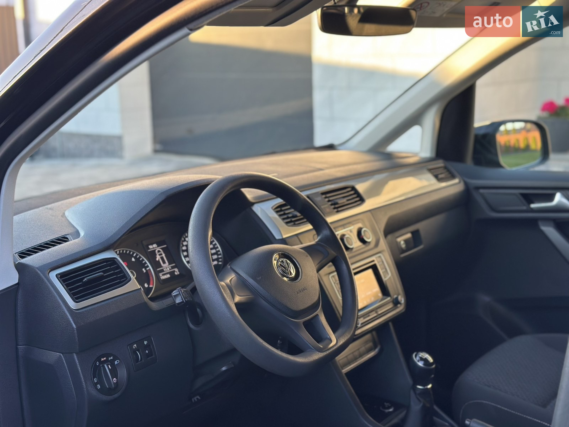 2015 Volkswagen Caddy - мініатюра 25