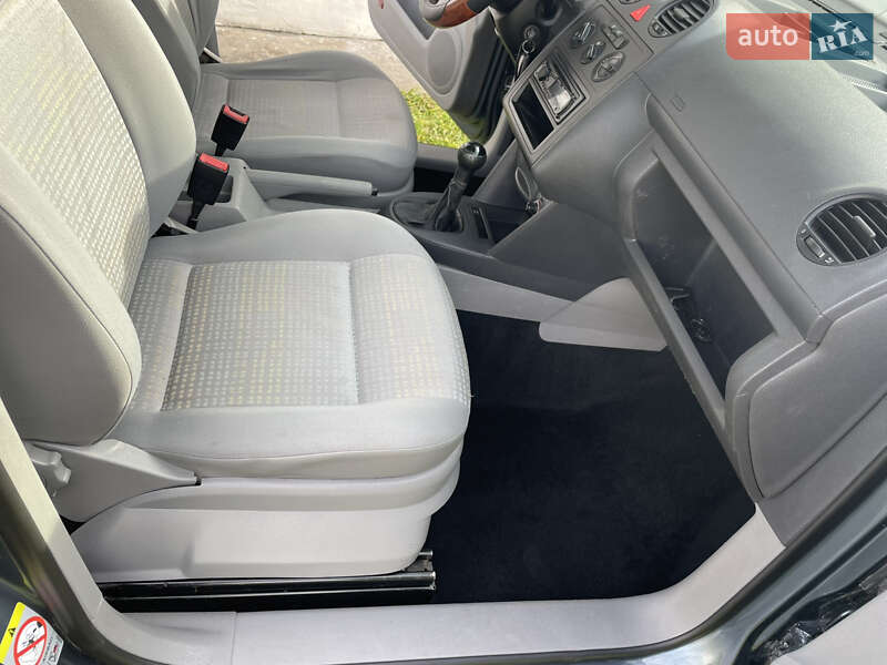 Минивэн Volkswagen Caddy 2008 в Староконстантинове