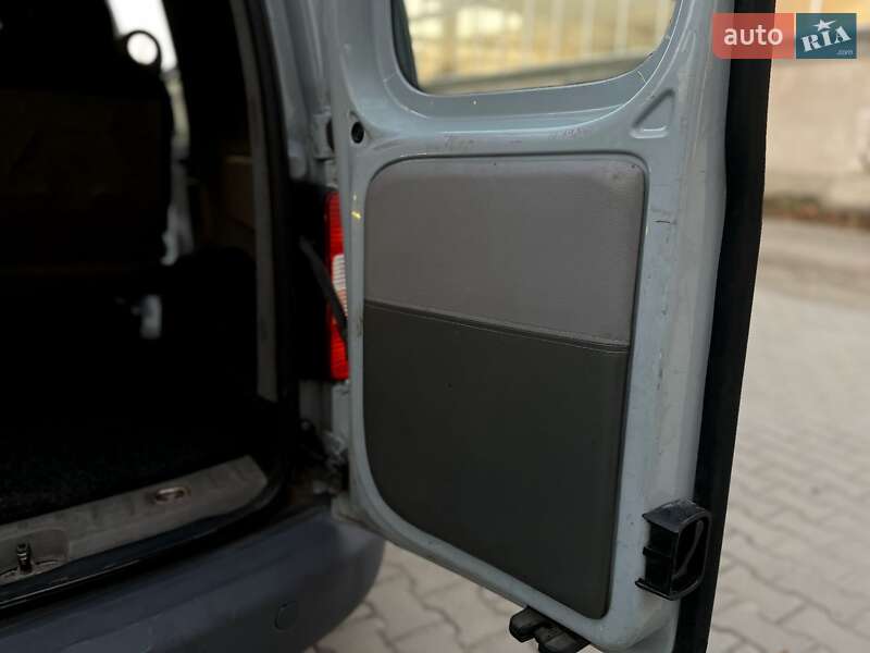 Минивэн Volkswagen Caddy 2004 в Львове