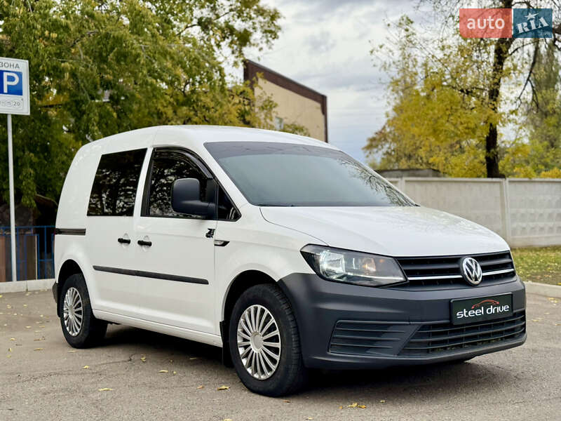 Грузопассажирский фургон Volkswagen Caddy 2016 в Николаеве