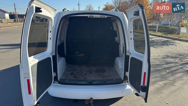 Грузовой фургон Volkswagen Caddy 2013 в Киеве