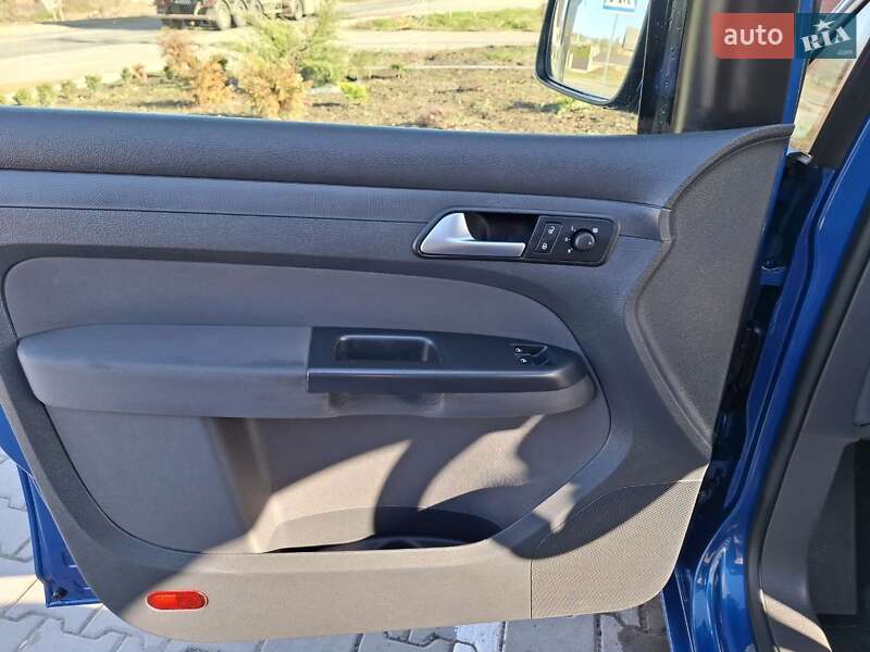 Мінівен Volkswagen Caddy 2015 в Іллінцях