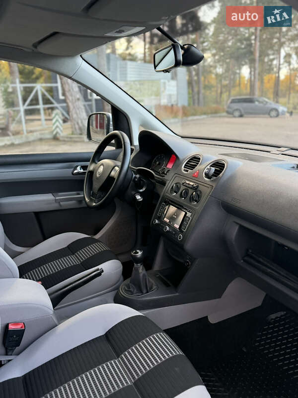 Минивэн Volkswagen Caddy 2010 в Виннице