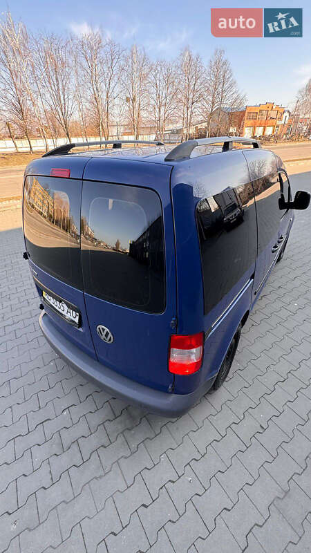 Минивэн Volkswagen Caddy 2010 в Каневе