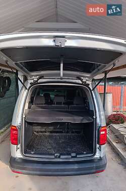 Минивэн Volkswagen Caddy 2015 в Кельменцах