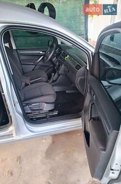 Минивэн Volkswagen Caddy 2015 в Кельменцах