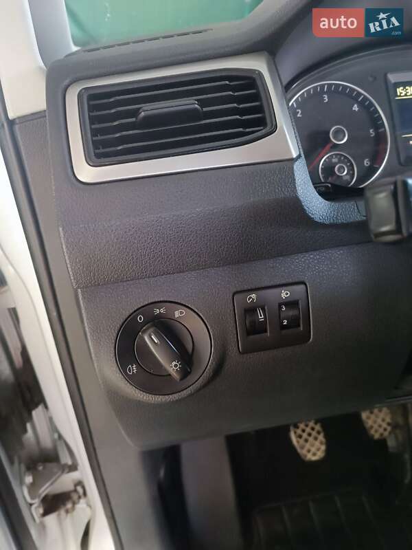 Минивэн Volkswagen Caddy 2015 в Кельменцах