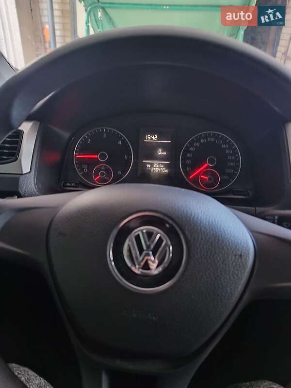 Минивэн Volkswagen Caddy 2015 в Кельменцах