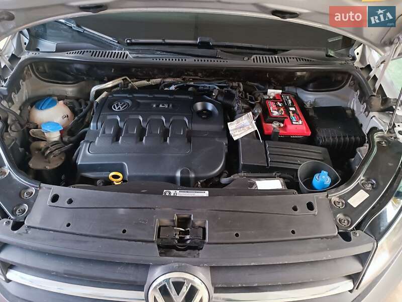 Минивэн Volkswagen Caddy 2015 в Кельменцах