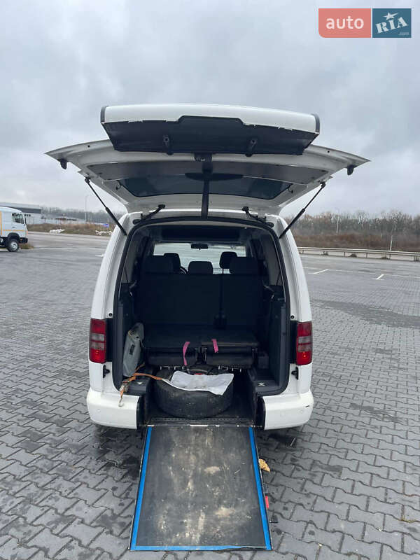 Минивэн Volkswagen Caddy 2015 в Черновцах