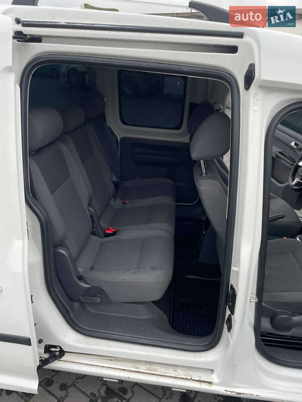 Минивэн Volkswagen Caddy 2015 в Черновцах