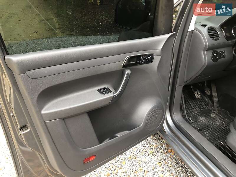 Мінівен Volkswagen Caddy 2011 в Біляївці