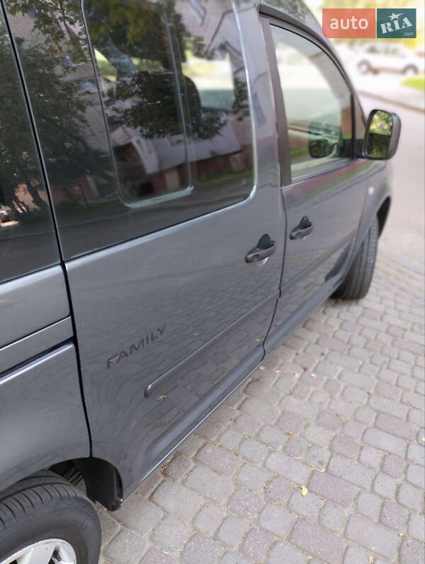 Минивэн Volkswagen Caddy 2009 в Львове