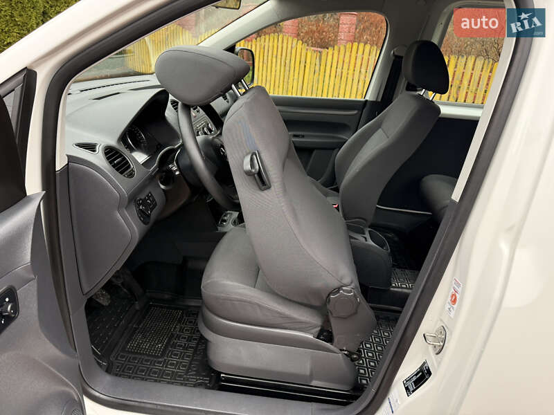 Минивэн Volkswagen Caddy 2014 в Хмельницком
