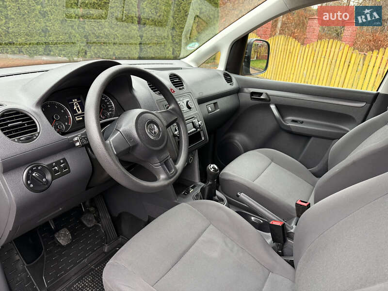 Минивэн Volkswagen Caddy 2014 в Хмельницком