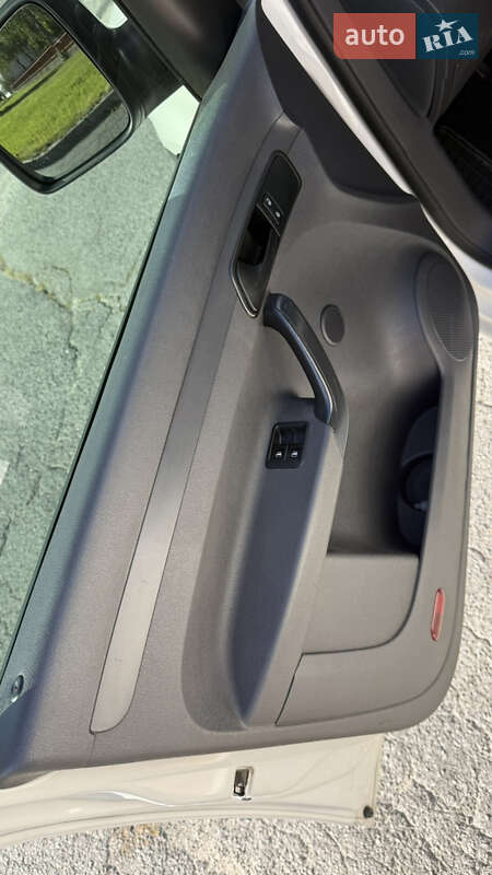 Вантажний фургон Volkswagen Caddy 2011 в Павлограді фото 18 Вантажний фургон Volkswagen Caddy 2011 в Павлограді