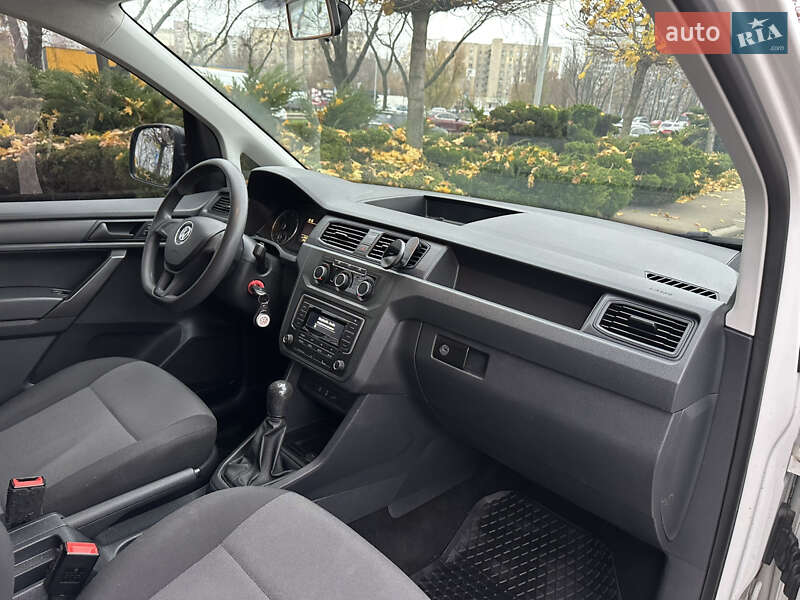 Минивэн Volkswagen Caddy 2017 в Киеве