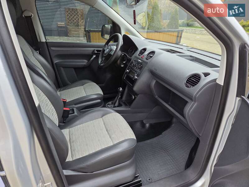 Грузовой фургон Volkswagen Caddy 2011 в Подволочиске