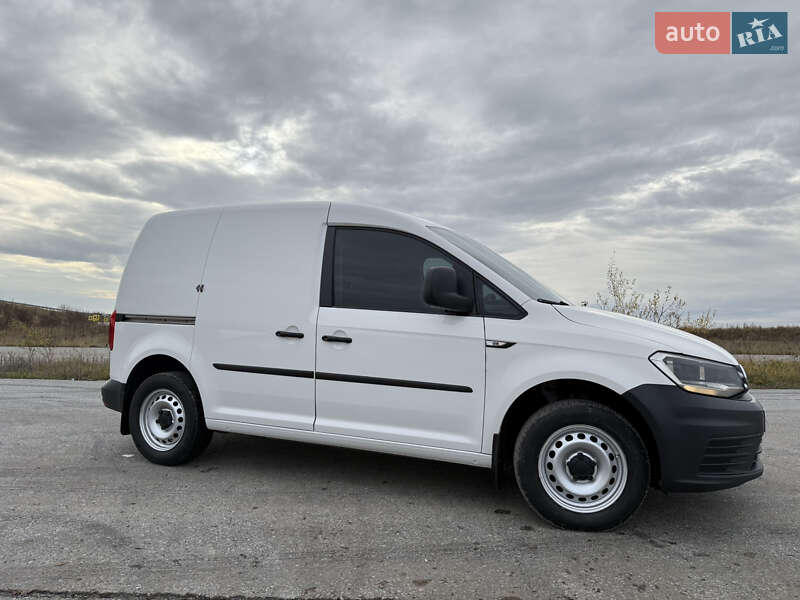 Вантажний фургон Volkswagen Caddy 2015 в Тернополі