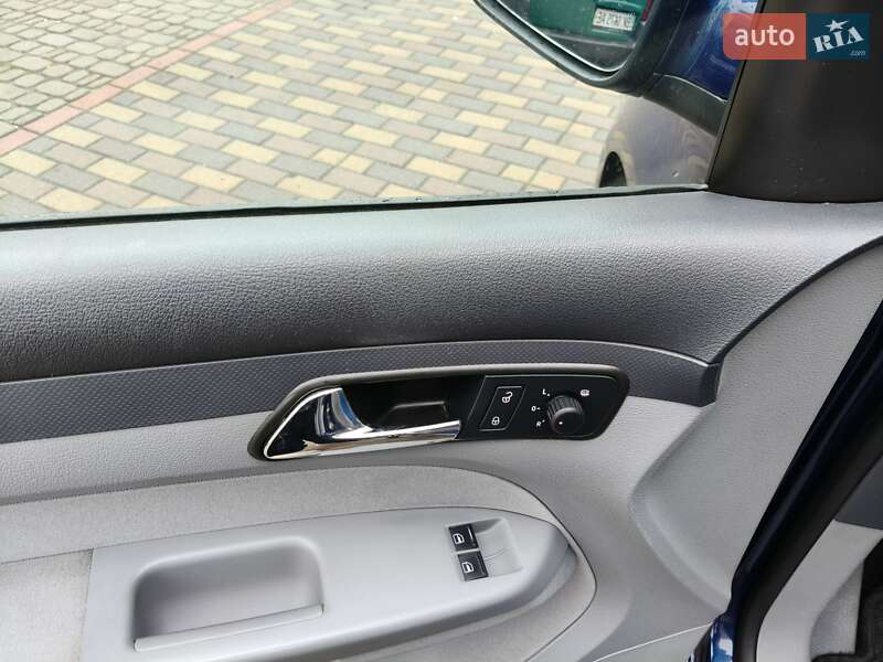 Мінівен Volkswagen Caddy 2009 в Рівному