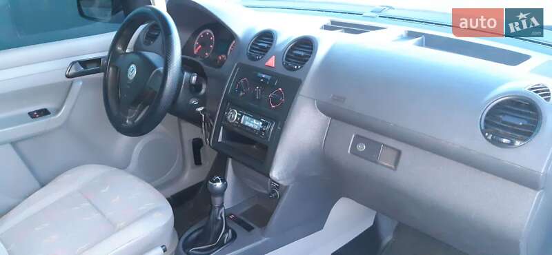 Вантажний фургон Volkswagen Caddy 2008 в Черкасах