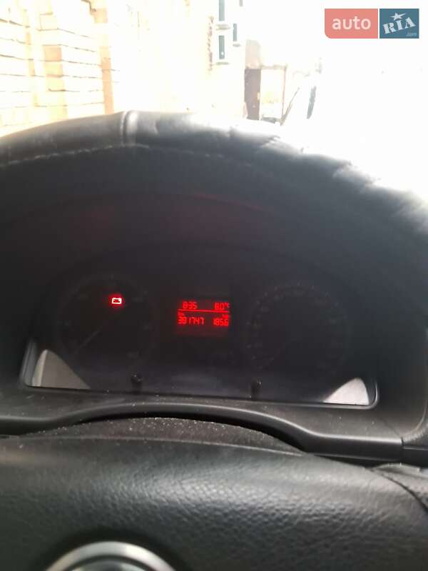 Мінівен Volkswagen Caddy 2004 в Києві