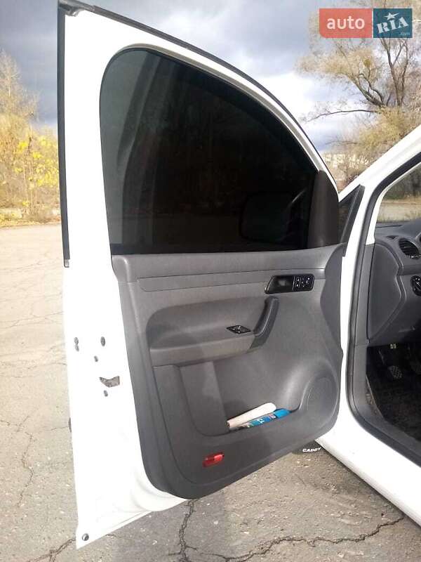 Грузовой фургон Volkswagen Caddy 2012 в Борисполе