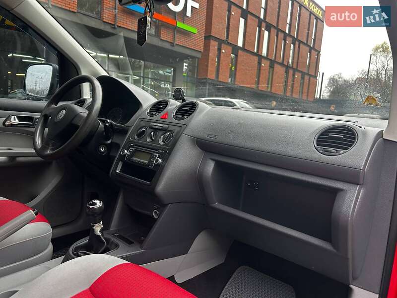 Мінівен Volkswagen Caddy 2009 в Чернівцях