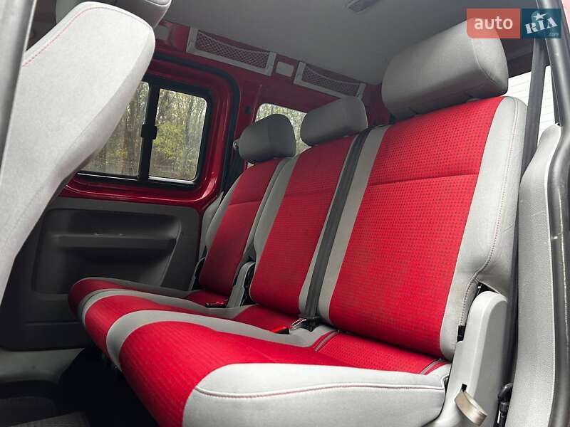 Мінівен Volkswagen Caddy 2009 в Чернівцях