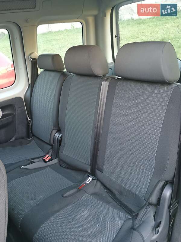 Минивэн Volkswagen Caddy 2011 в Луцке