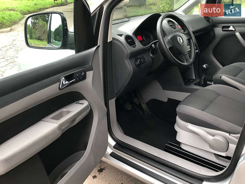 Мінівен Volkswagen Caddy 2010 в Рівному