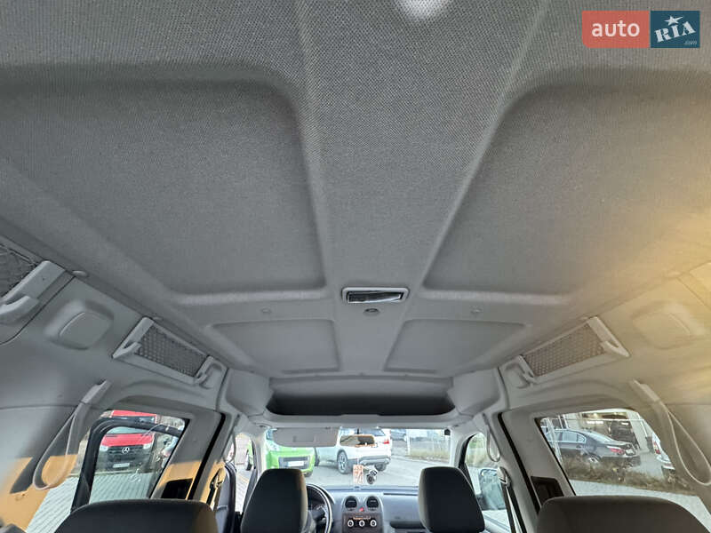 Минивэн Volkswagen Caddy 2011 в Коломые