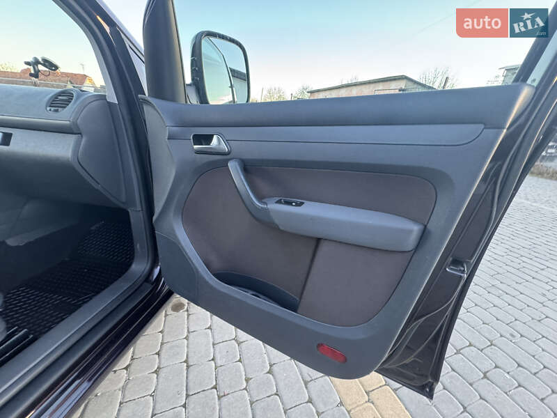 Минивэн Volkswagen Caddy 2011 в Коломые