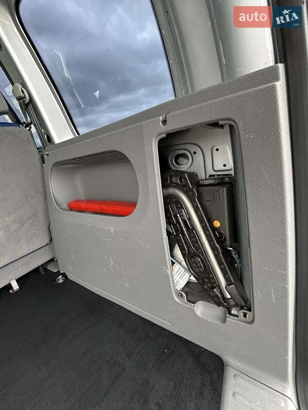 Мінівен Volkswagen Caddy 2009 в Радивиліві