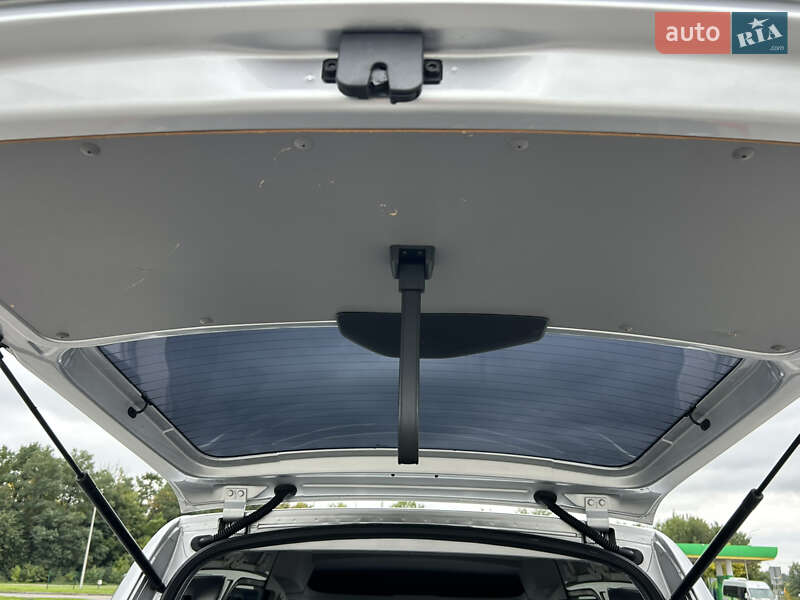 Мінівен Volkswagen Caddy 2009 в Радивиліві