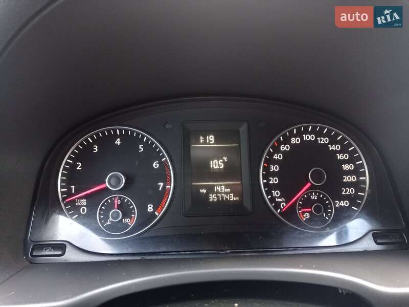 Грузовой фургон Volkswagen Caddy 2011 в Львове