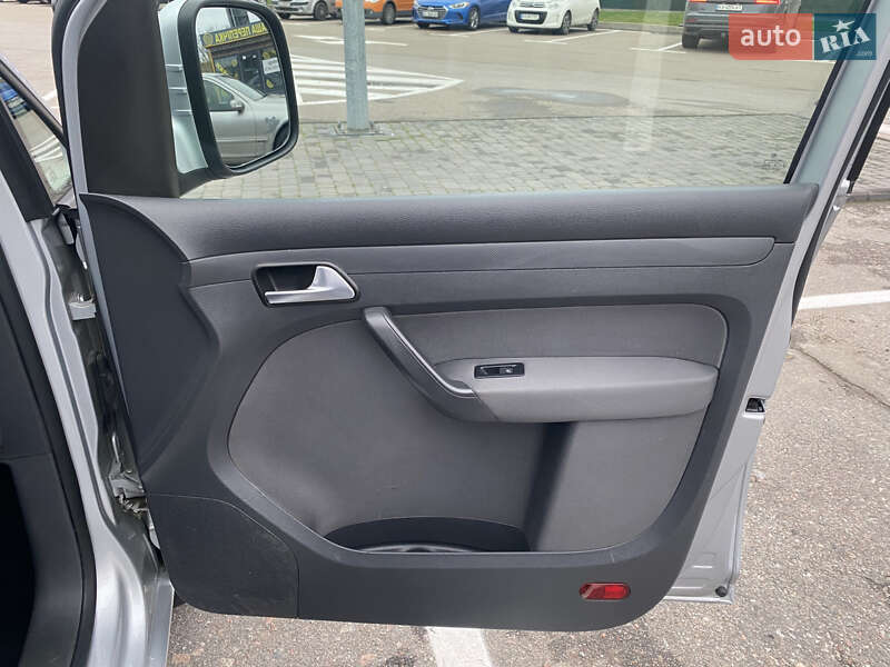 Мінівен Volkswagen Caddy 2014 в Києві фото 25 Мінівен Volkswagen Caddy 2014 в Києві