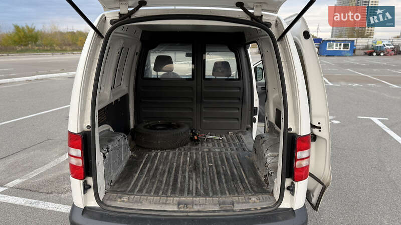 Грузовой фургон Volkswagen Caddy 2015 в Киеве