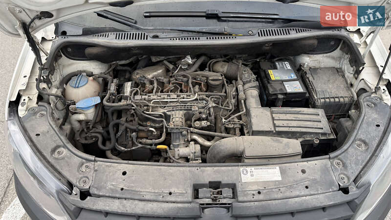 Грузовой фургон Volkswagen Caddy 2015 в Киеве