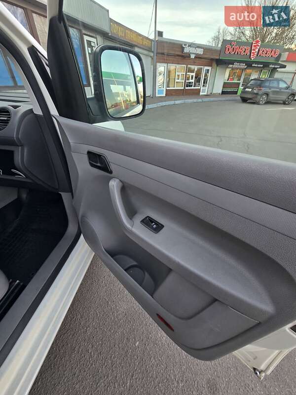 Минивэн Volkswagen Caddy 2008 в Киеве фото 11 Минивэн Volkswagen Caddy 2008 в Киеве
