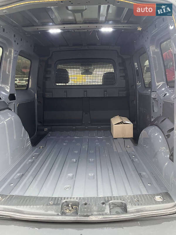 Минивэн Volkswagen Caddy 2021 в Иршаве